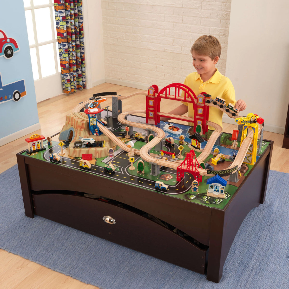 Wooden Train Set and Train Table with 100 Accessories Z951293