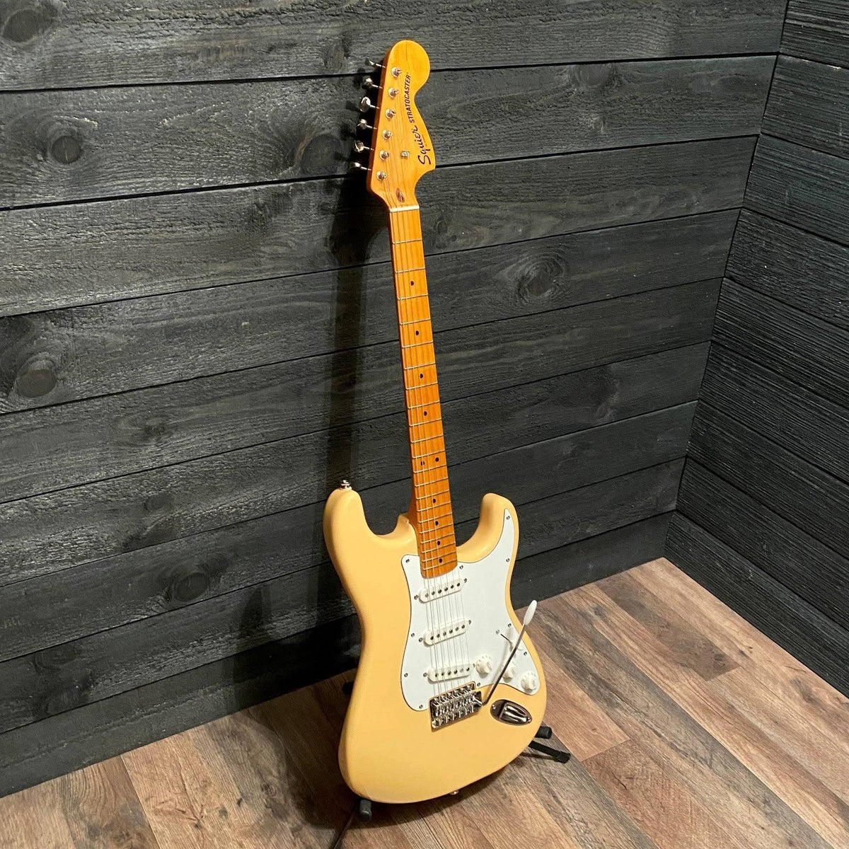 Vintage White Stratocaster Guitar X2753