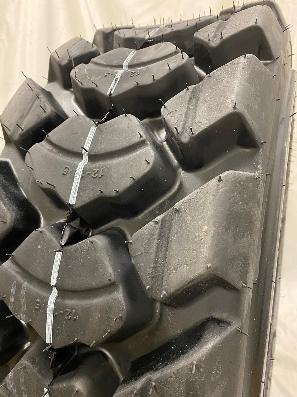 10-16.5 Skid Steer Tires 12 Ply G13952