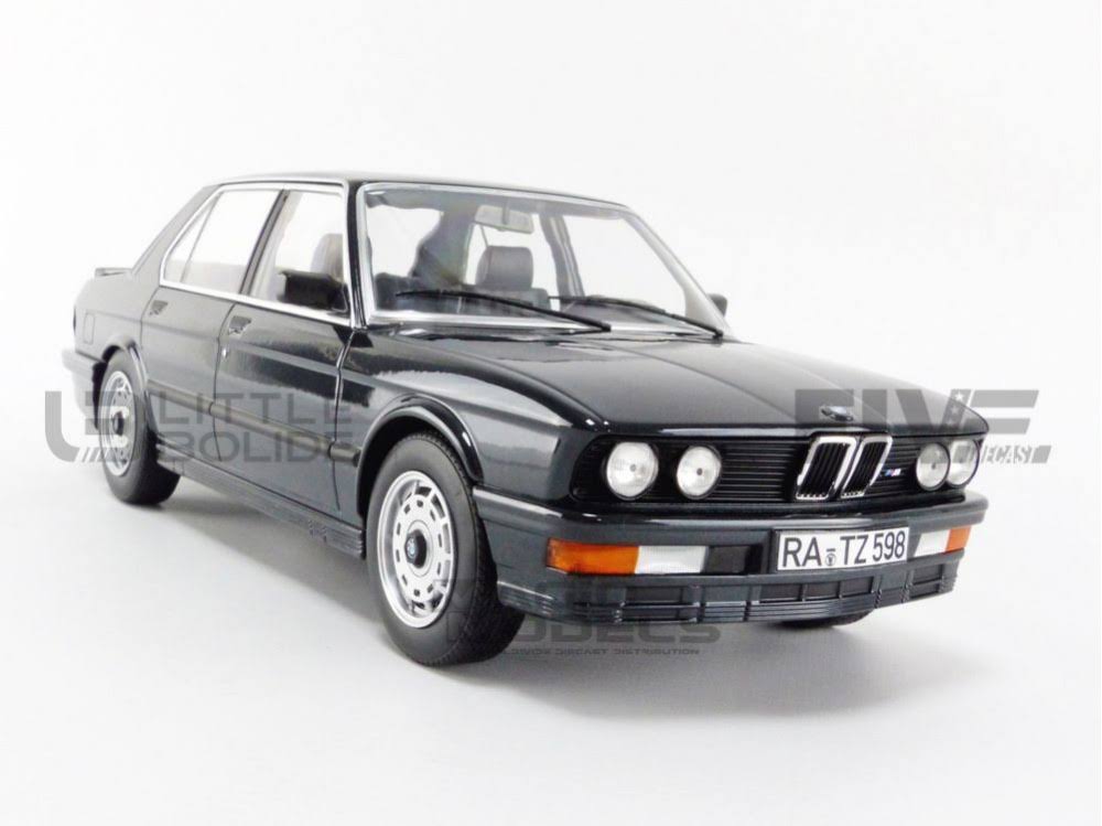 Black Metallic 1/18 Diecast Model Car Z74636