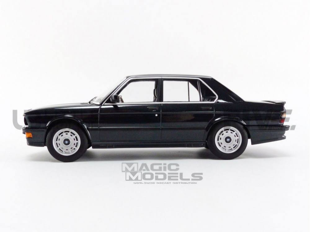 Black Metallic 1/18 Diecast Model Car Z74636