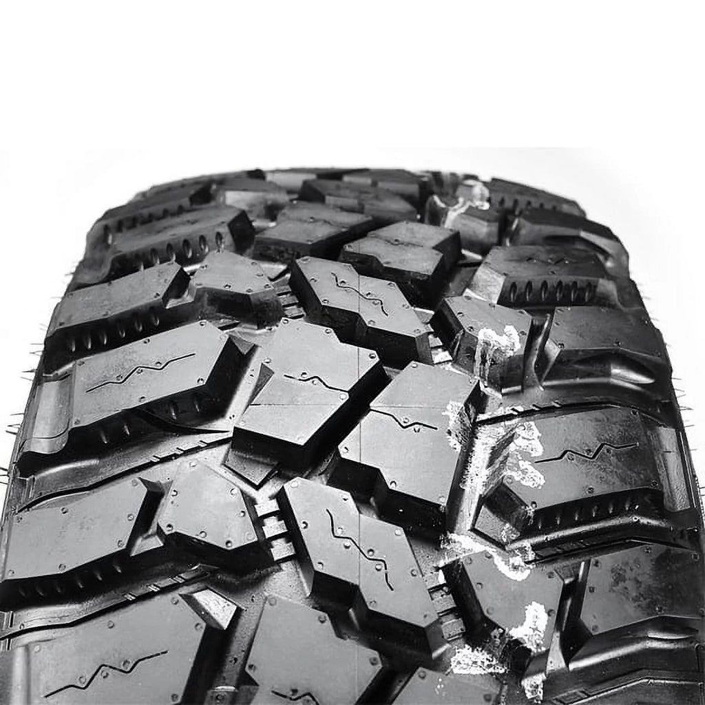 285/70R17 121 Q Tire Y533