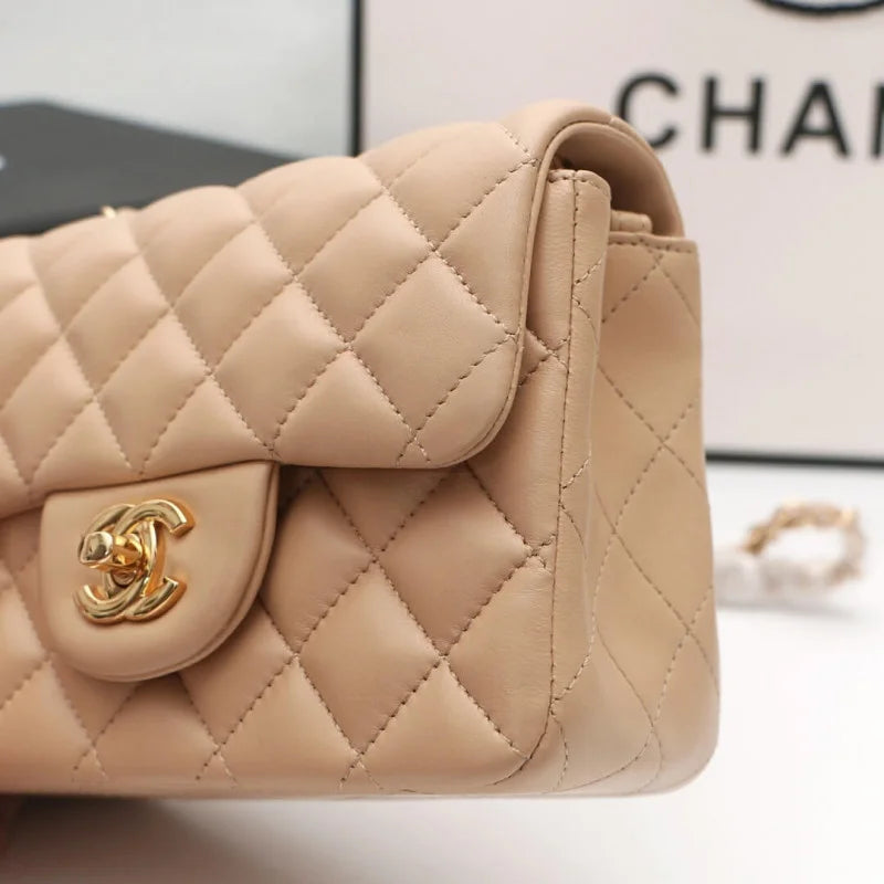 Lambskin Flap Bag V62505