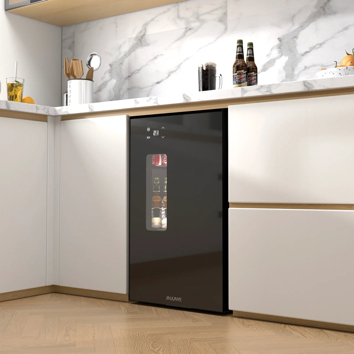 115 Can 3 Cu.ft Beverage Refrigerator and Cooler H828