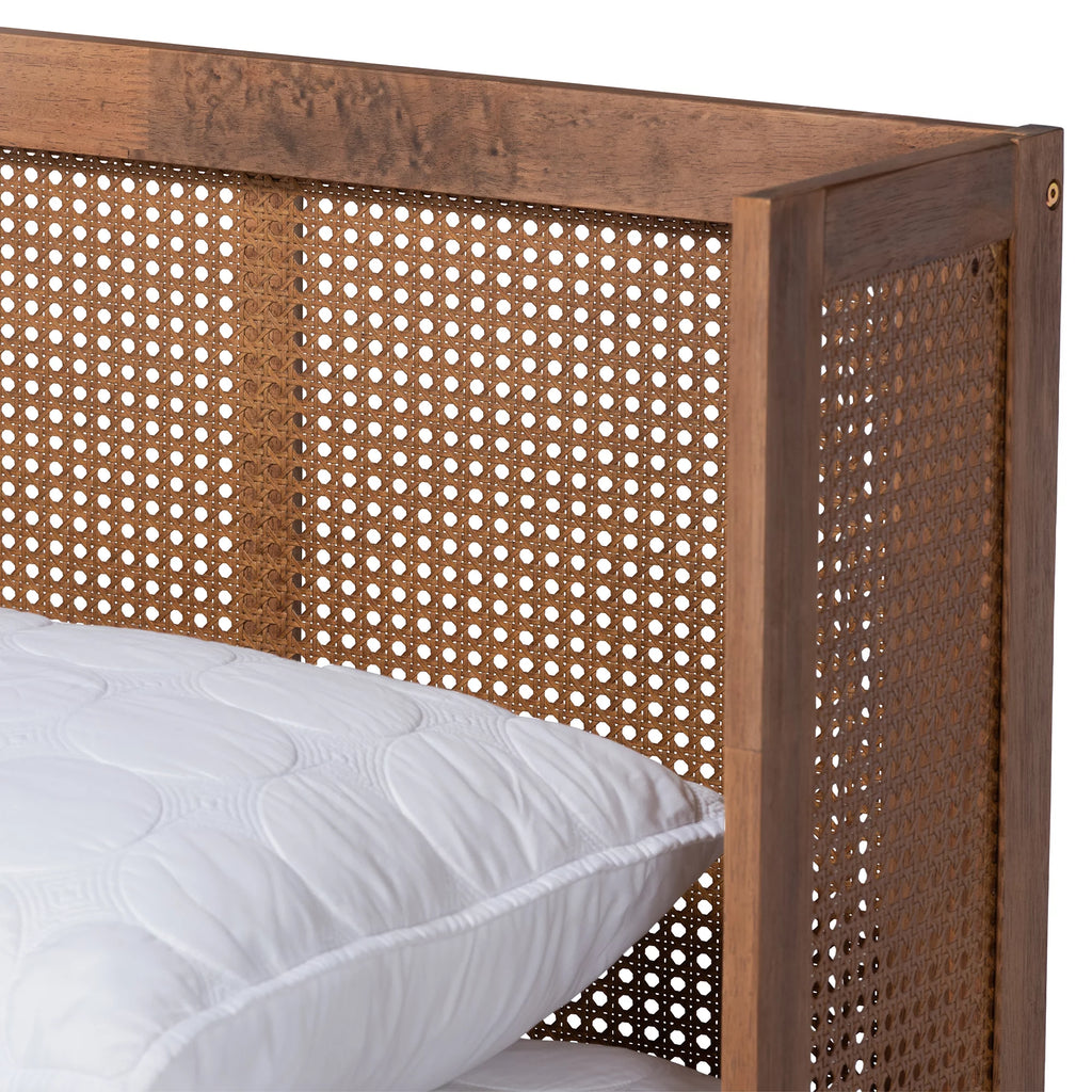 King Size Wood and Synthetic Rattan Platform Bed T4014